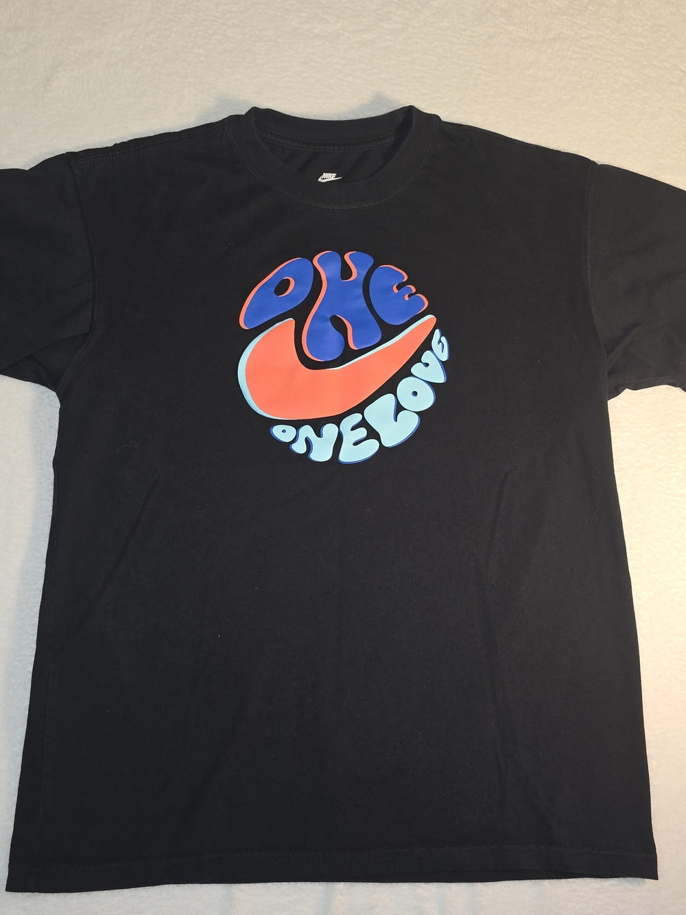 Nike Mens Black Short Sleeve One Love Graphic T-shirt Size Small Loose Fit